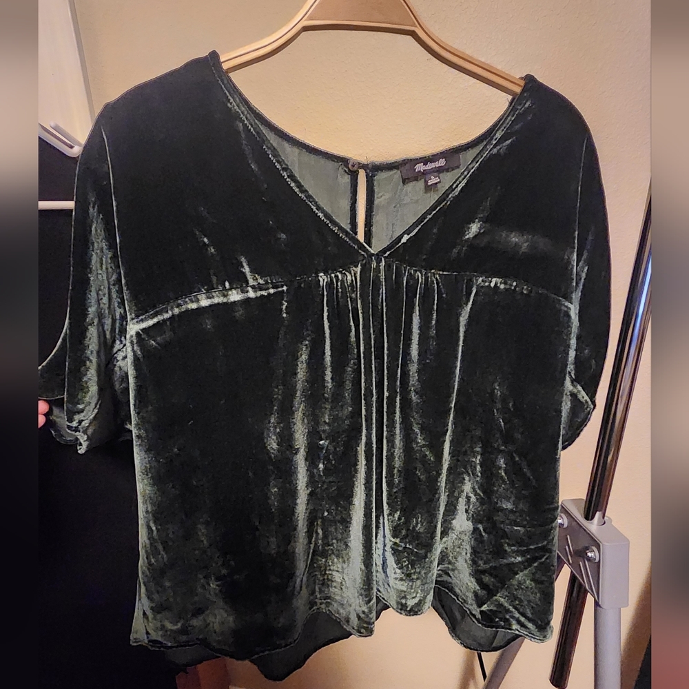 Olive Green velvet Madewell cropped top, size L